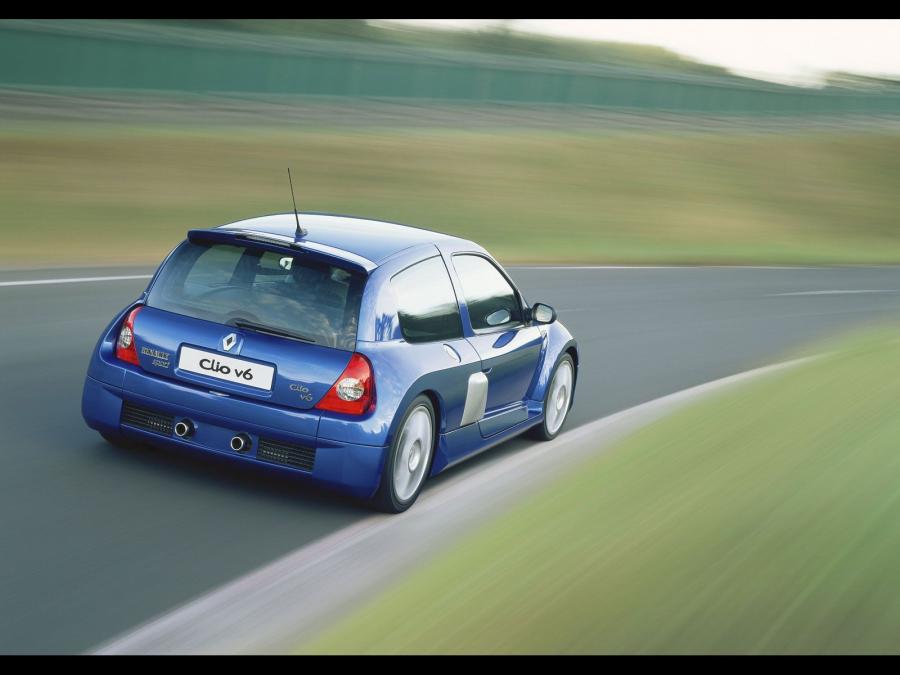  Renault Clio V6 2003 года  (фото 9 из 30)